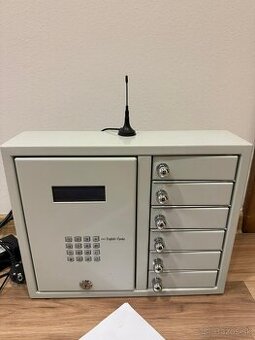 elektronicka schranka na kluce-na karty od hotela