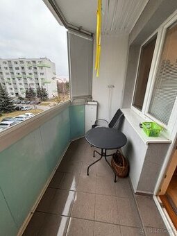 1. izbový byt na Družbe (T. Tekela) s veľkým balkónom