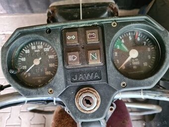 Pristrojovu dosku ( budiky ) jawa 350/640