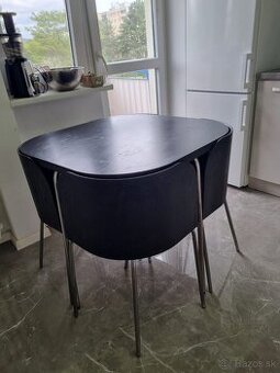 prakticky stol so stolickami Ikea Fusion