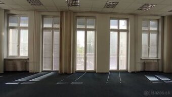 Kancelárske priestory v historickej budove centre Bratislavy