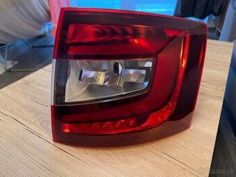 Zadné LED svetlo Škoda Octavia 3 (5E5)