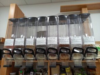 Samospadove nasypniky pre potraviny, krmivo