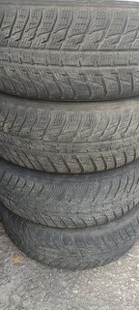 215/70R16 100H