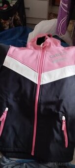 Rôzne dievčenské bundy, zimné aj prechodné