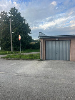 Garáž v Lednických Rovniach