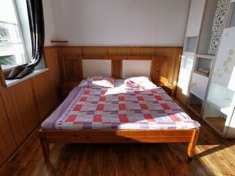 Manželská posteľ z masívu – komplet set