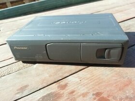 Predam CD menic PIONEER CDX-P25