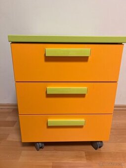 Kontajner so zásuvkami - 1