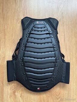 STUF chránič chrbtice (tzv. „korytnačku“) 152-164