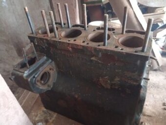 Zetor 4011 blok motoru