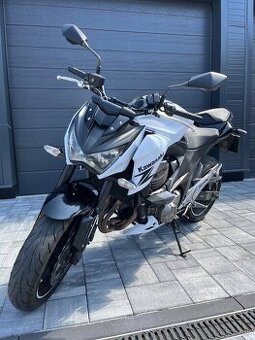 Kawasaki Z800 (v tp 35kw)