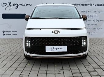 Hyundai Staria 2.2 Luxury