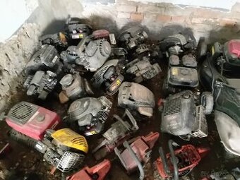 Píly krovinorezi motori na kosacki.