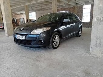 Predám Renault megane grandtour 3 2010 1.6