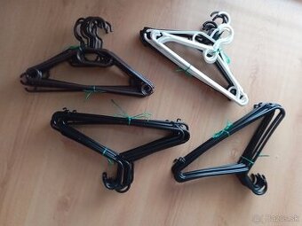 Vešiaky, ramienka na oblečenie