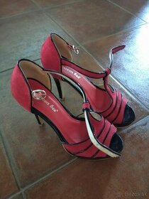 Krásne červené letné sandále na opätku - 1