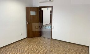 Klimatizovaná kancelária (13,82 m2, parking, KE-St. mesto)