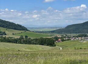 Krásny stavebný pozemok + povolenie 1096m2 20min od ZVOLENA