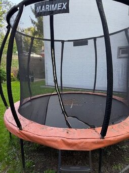 Trampolína