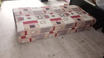 Predam postel/valandu s uloznym priestorom