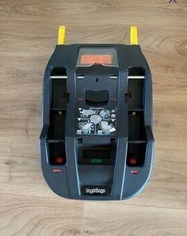 Isofix , darujem kocik 3in1 Peg perego k tomu.