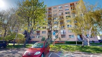 Priestranný 3 izbový byt na predaj na Slnečnej ulici