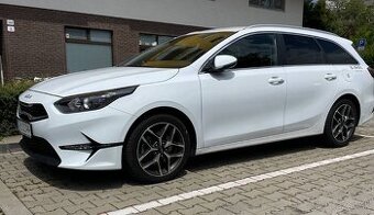 🚗 Kia Ceed SW 1.5 T-GDi – Automat, 2022