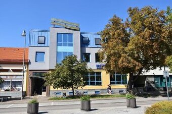 Predaj administratívna budova 1200 m²,s pozemkom na výstavbu