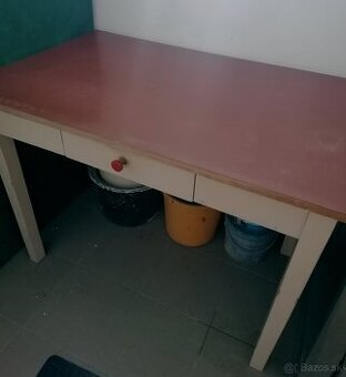 Retro kuchynský stôl