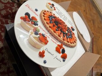 Keramicky stojan na torty