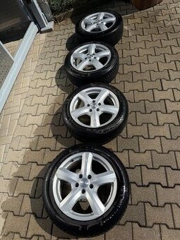 Elektróny so zimnými pneumatikami rozmeru 205/55 R17