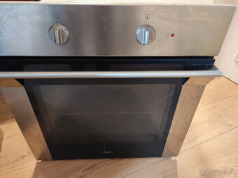 Vstavaná rúra Mora