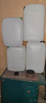 Predám bandasky 20 l-2€ a 25 litrové 3€čisté vypláchnuté od