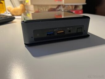 Intel NUC, NUC8BEK