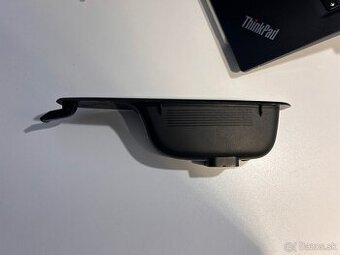 Renault madlo zadnych dveri 809504239R - nove