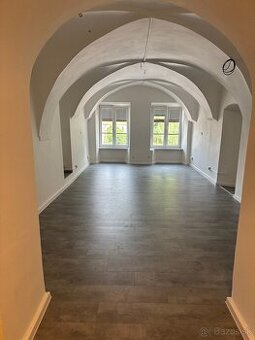 Obchodné priestory na prenájom - Brezno - 1