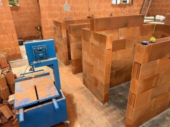 Pásová píla na tvárnice