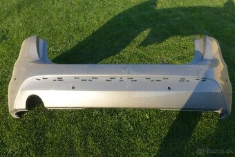 Predám zadný nárazník na BMW 2 Active tourer je málo poškode