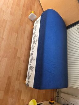 Darujem časť gauča s úložným priestorom