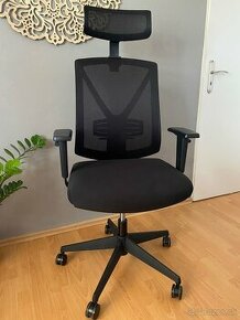 Predám profi kancelársku stoličku ako  nová