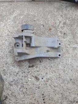 Drziak alternatora 030 145 169 H