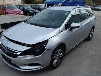 Lacno rozpredám na NÁHRADNÉ DIELY Opel Astra Combi K 2015-20