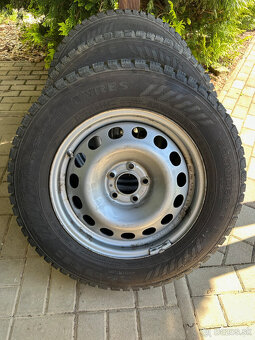 Zimne Ceckove pneu Nokian 215/65 R16C 190/107R