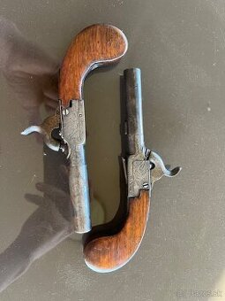 Párové perkusné pistolky