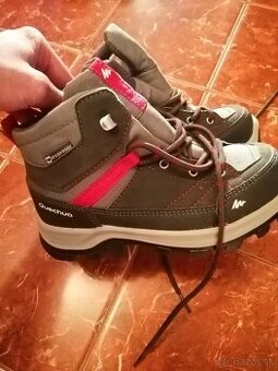 Decathlon obuv 32
