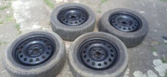 Predám pneu 215/55r16 celorocne