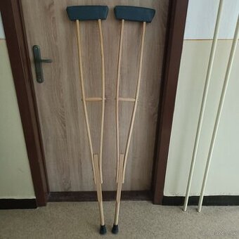 Predám drevené barle podpazušné