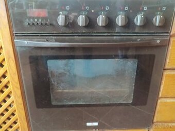 Kupim vstavany sporak Mora 4600 na diely