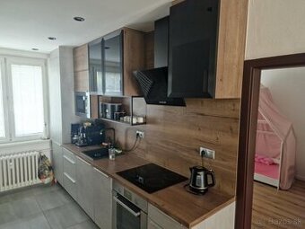 Predám 3-izbový byt, 68 m² , po rekonštrukcii, Exnárová